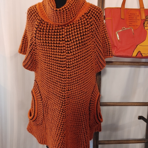 Fun Vintage Sweater - Picture 5 of 9